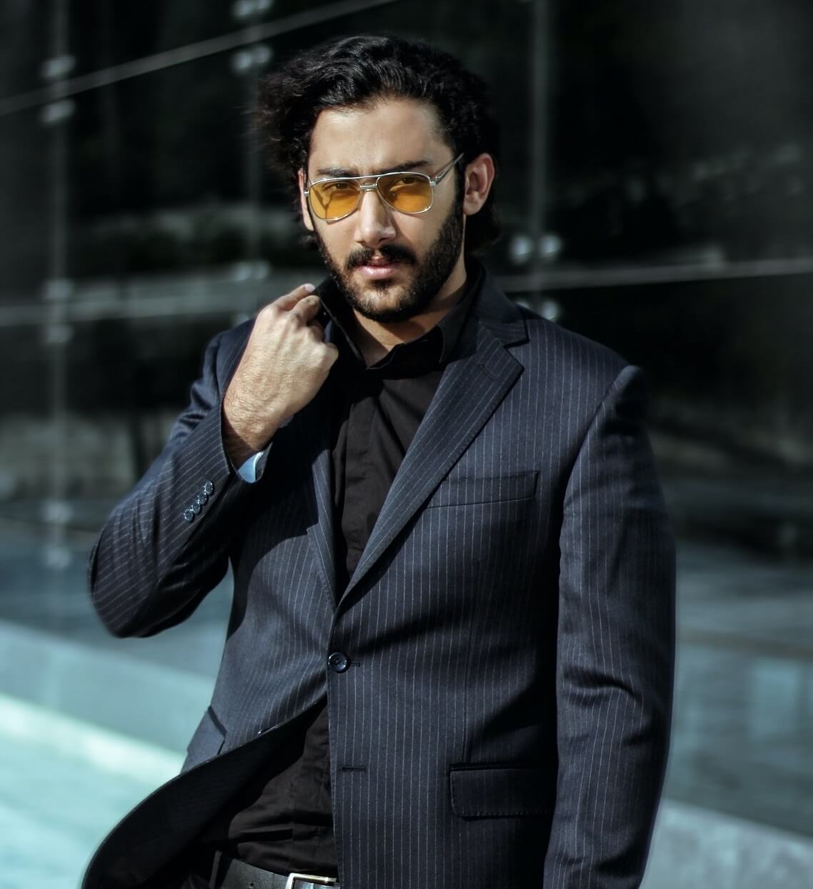 Gafas de sol con lentes amarillas: el complemento favorito de los hombres  que más saben de moda en 2020