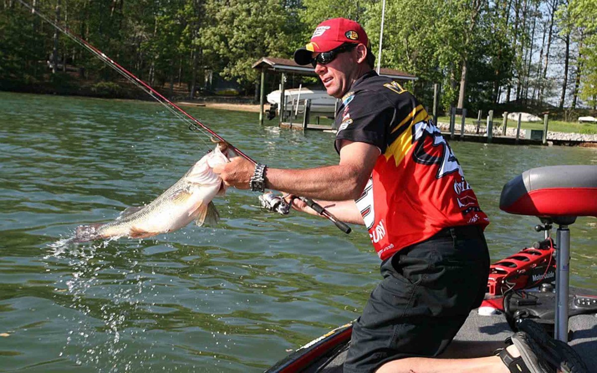 Professional Fisherman Kevin VanDam Gets Help From Polarized