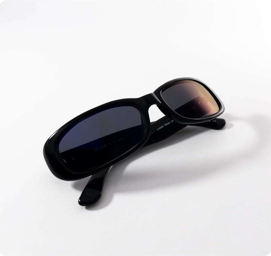 https://www.thesunglassfix.com/image/information/what-are-polarized-lenses/sunglasses-with-sfx-ultra-polarized-lenses.jpg